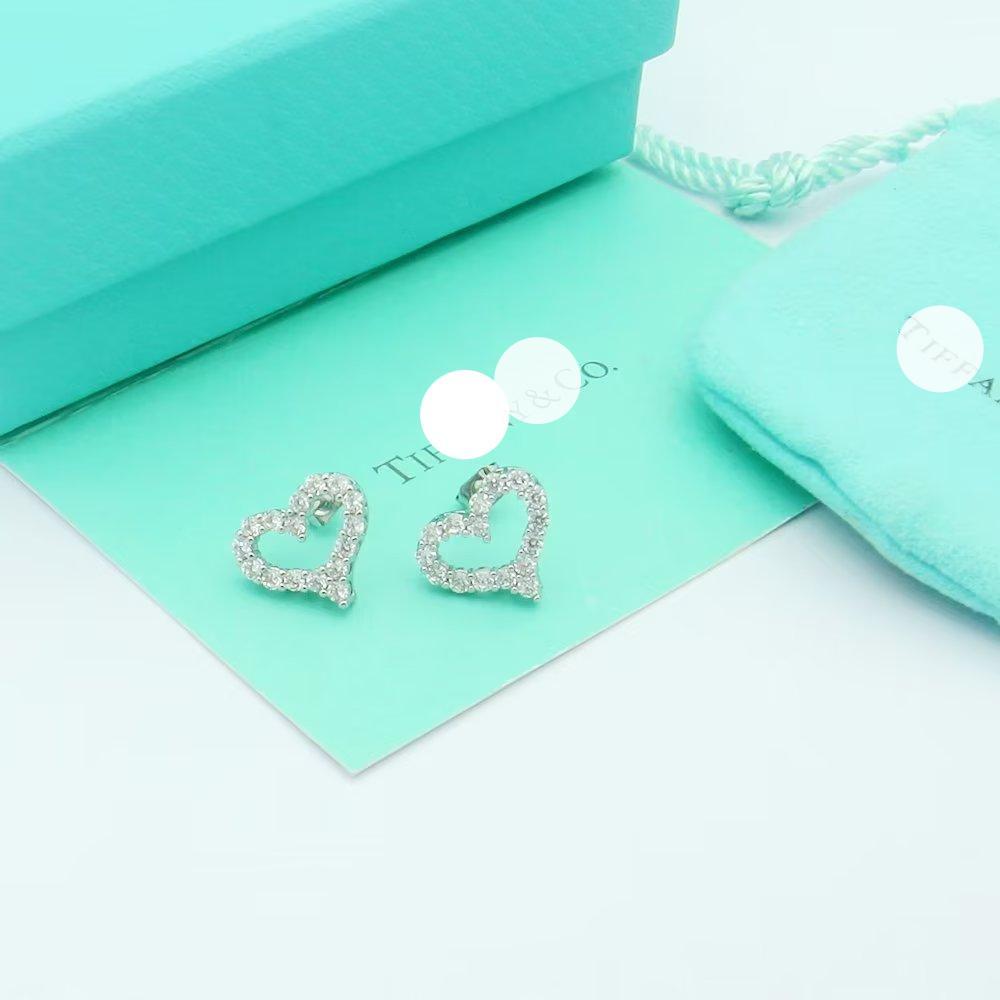 18K T Heart Diamonds Earrings